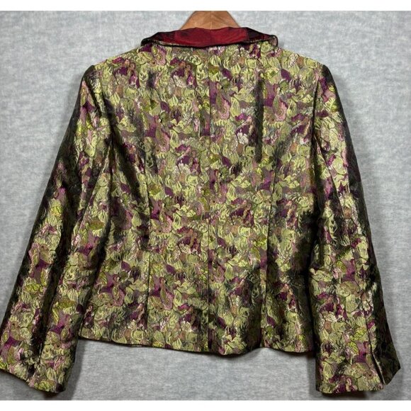 Luxurious Brocade Women's Blazer - Picture 6 of 6